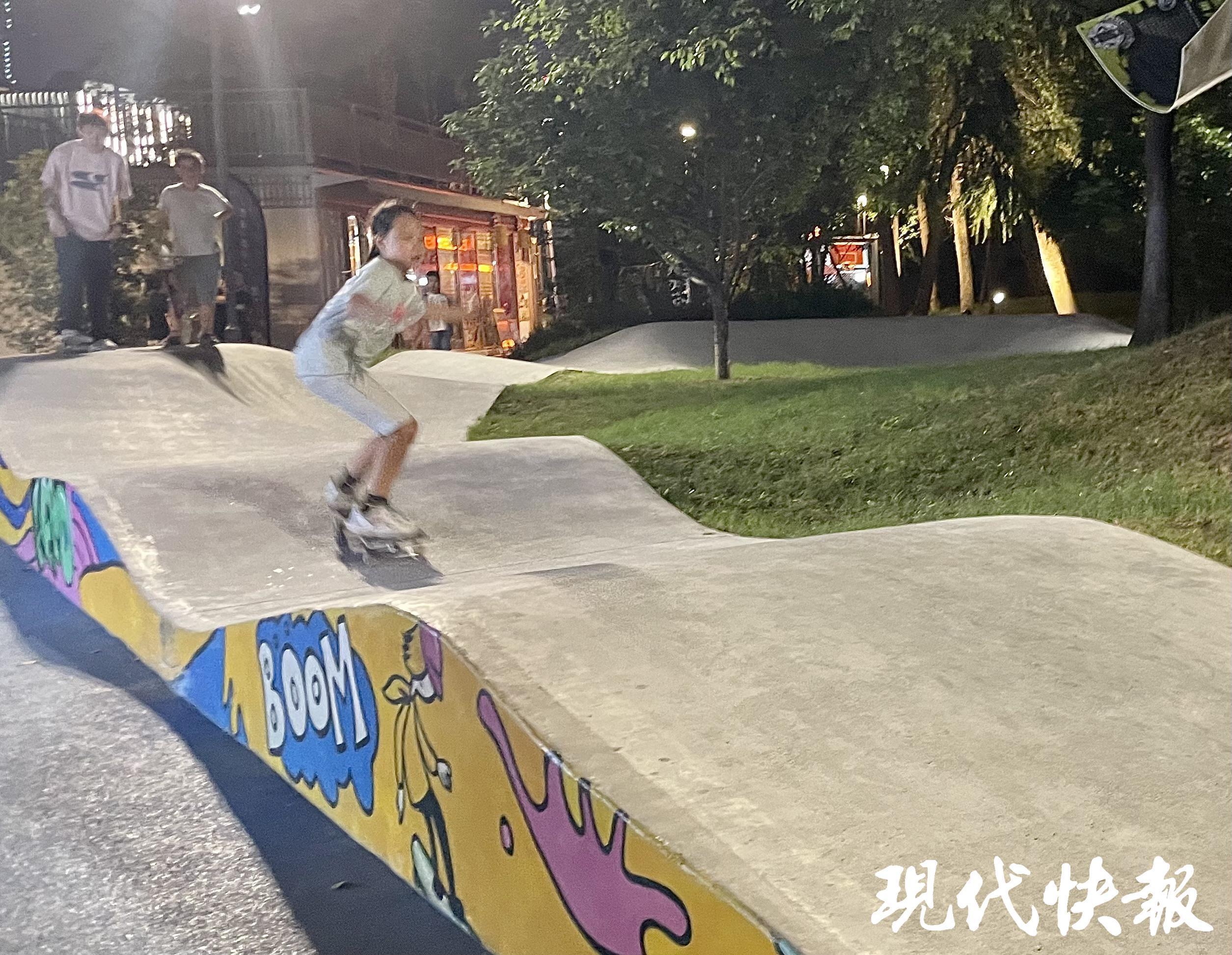 乐鱼电竞网址文脉华章｜奥运刮起“潮玩”风体育文化的年轻态表达(图4)